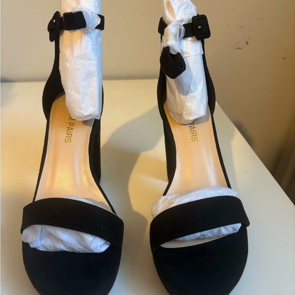 High Heels With Ankle Strap, Black Suede, Block Heel, Size 7 Dream Pairs - Picture 2 of 6